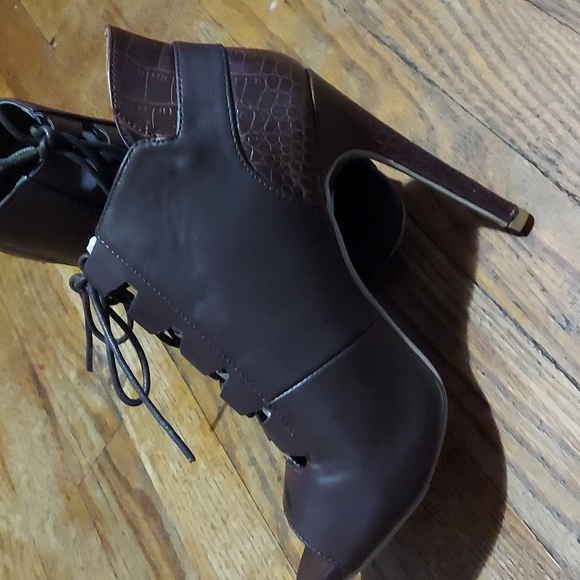 M&M 4 for $12 Shoes - Picture 3 of 10